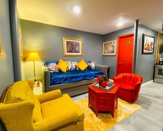 Sweet Home Georgia - Norcross - Living room