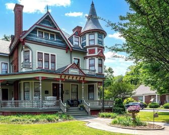Gillis Grier Bed and Breakfast - Salisbury - Building