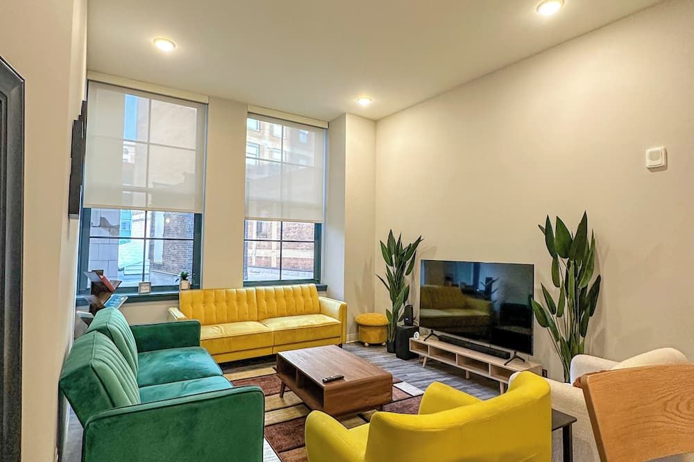 Your Downtown Oasis, Pool Gym in Building Steps from Dining and Top Sights - Cleveland - Stue