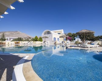 Bella Santorini Studios - Perissa - Piscina