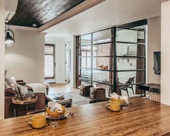 The Merchant Quarters: Contemporary seaside charm - Yarmouth