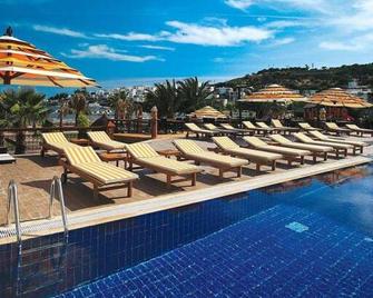 Costa Bianca Otel - Bitez - Piscina