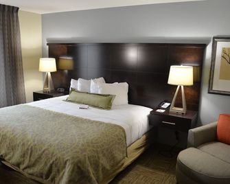 2 Bedroom | Free Daily Breakfast! Pool - Bowling Green - Bedroom