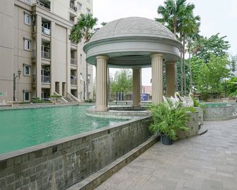 Simply Look Studio At Grand Palace Kemayoran Apartment - Yakarta - Piscina