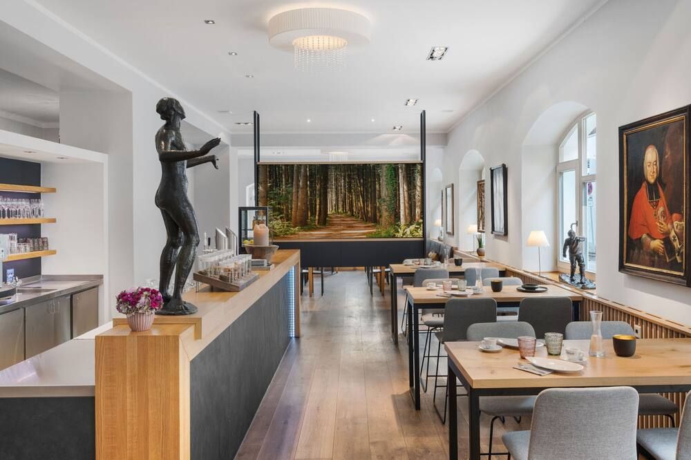 Restaurant view of Alpen Hotel München