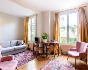 Le Monarque - Appartement avec jardin - Chaville - Salon