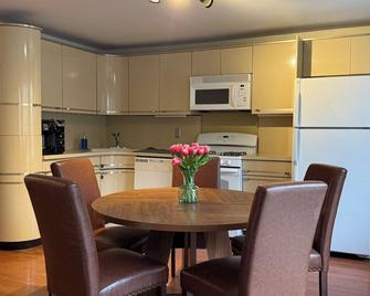 The Ultimate Nyc Group Getaway. Sleeps 10 In Hoboken - Hoboken