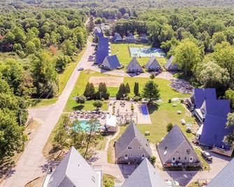 Amazing Lake Michigan Views: Completely Remodeled And Steps From Lake Michigan! - Stevensville - Budova