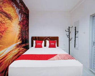 Hotel O Nawangwulan - Kediri - Bedroom