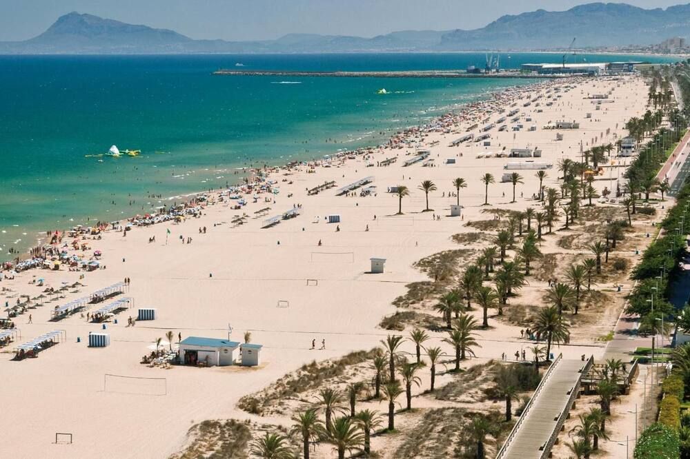 هوتل لوس روبلز - غانديا - شاطئ