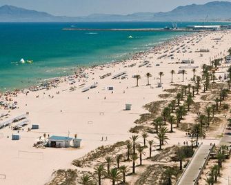 洛斯羅布萊斯酒店 - 干迪亞 - 甘迪亞 - 海灘