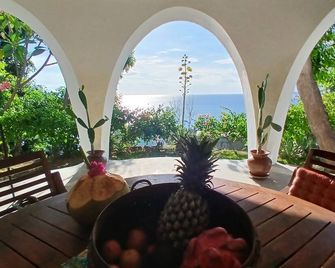 Mentigi Bay Dome Villa Lombok - Teloknara - Balcony