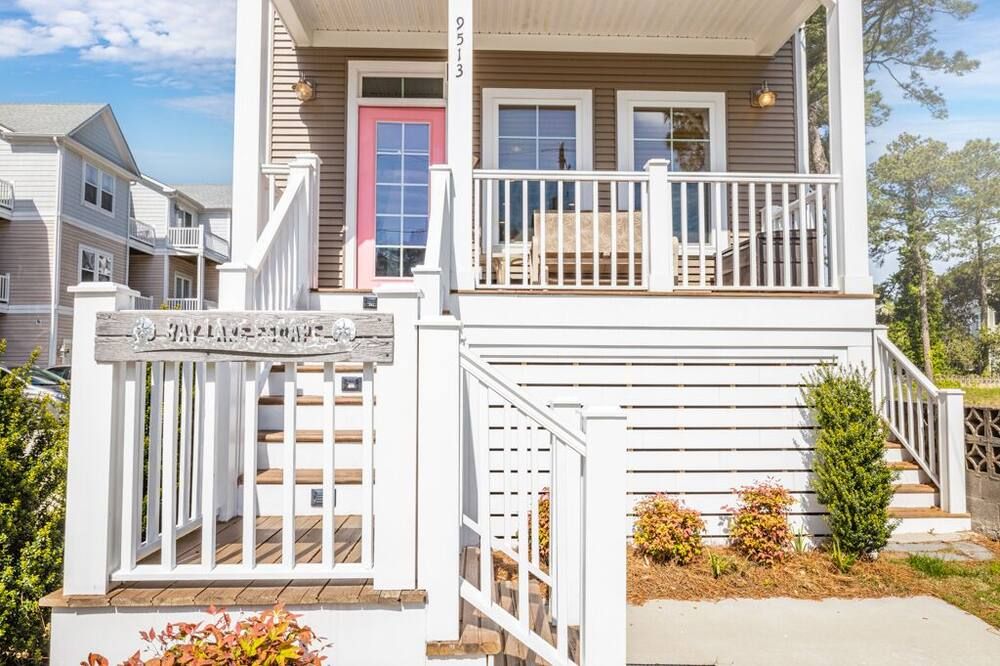 Vacation Beach House! Comfy beds, Wi-Fi, Cable, Fire Pit, Grill, and Balcony! - نورفولك (فيرجينيا) - مبنى