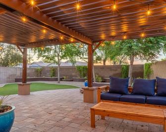 Chandler Oasis with Patio, Hot Tub, & Nearby Parks - Chandler - Patio