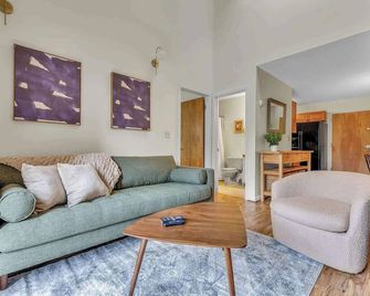 Updated Ski In Ski Out Condo Holiday Valley - Ellicottville - Sala de estar