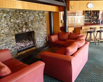 The Village Inn Hotel - Te Anau - Lounge
