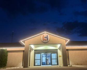 Lac House Inn - Lac Du Bonnet - Building