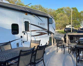 Large Trailer at Sherkston Shores! - Port Colborne - Restaurant