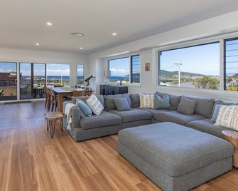 Cloudcatcher - Forster - Living room