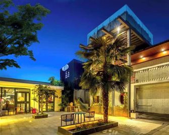 First Sight Hotel,Next to Yingtianmen Imperial City,Provide Airport and High-Speed Rail Station Pickup - Luo-jang