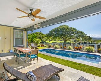 Spectacular Home on the Golf Course with Private Pool - Captain Cook - Pool