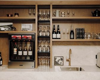 Bryggjan Boutique Hotel - Akureyri - Bar