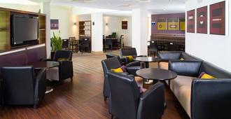 Holiday Inn Express Stirling - Thành phố Stirling - Lounge