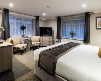 ذا هولت هوتل - بيستر - غرفة نوم