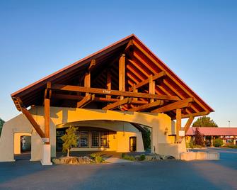Red Lion Hotel & Conference Center Ellensburg - Ellensburg - Building