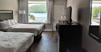 Lakefront Terrace Resort - Lake George - Bedroom