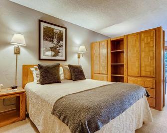 Lift House Lodge, Lionshead Village View, Studio Condo - Vail - Bedroom