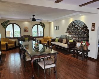 Gorgeous Villa, Air Conditioning, Pool, Additional Jacuzzi. - Belen - Comedor