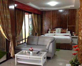 Ruan Mai Naiyang Beach Resort - Sakhu - חדר שינה