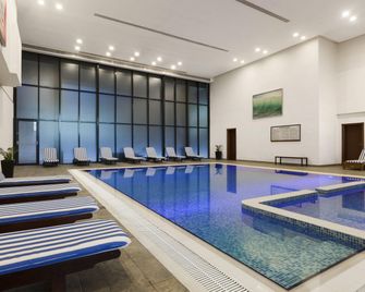 Ramada Hotel & Suites by Wyndham Ajman - Ajman - Pool