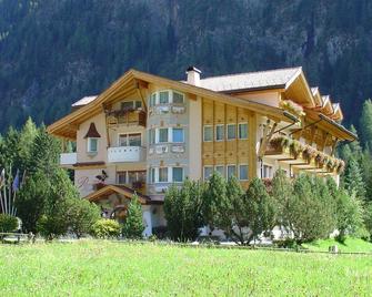 Alpenhotel Panorama - Campitello di Fassa - Rakennus