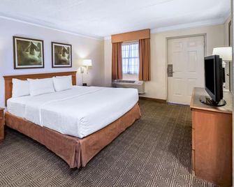 Townhouse Garden Inn & Suites San Antonio I 35 - San Antonio