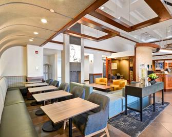Hyatt Place Baton Rouge I -10 - באטון רוז' - מסעדה