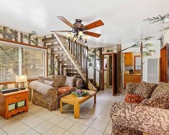 Bear Creek Resort - ביג בר לייק - סלון