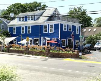 Amazing Location With Parking Spot - Provincetown - Building