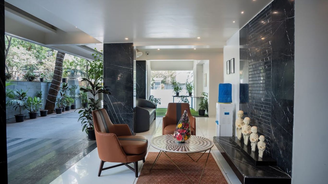 AR Suites Fontana Bay