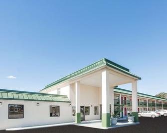Super 8 by Wyndham Ashburn - Ashburn - Building