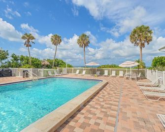 1 Bedroom on Gulf w Private Balcony & Kitchen Silver Sands #253 Resort by RVA - Longboat Key - Pool