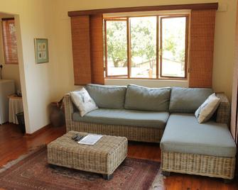 Cuckoo Ridge Country Retreat - Hazyview - Living room