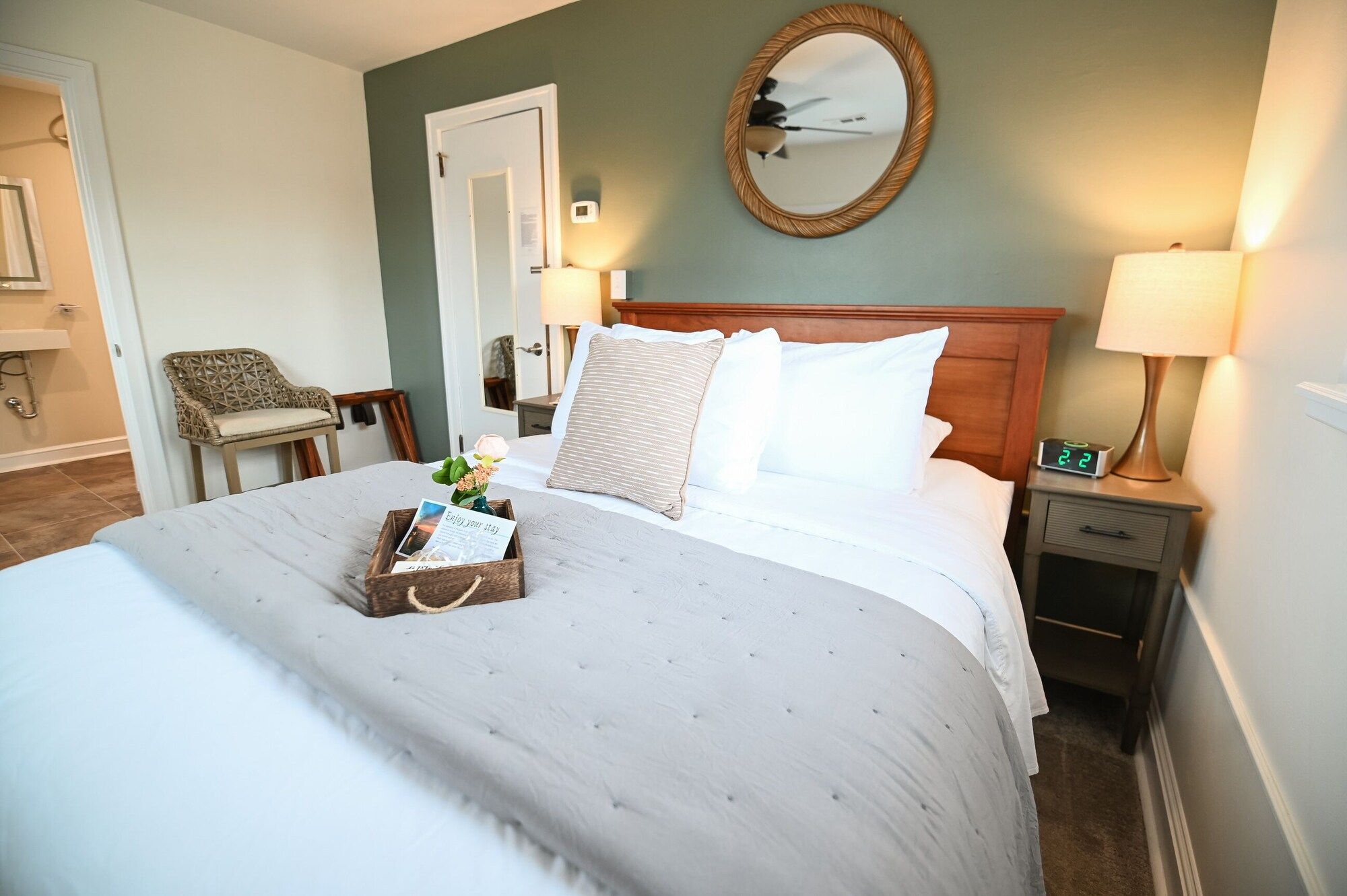 The Lakehouse Inn Geneva - Geneva