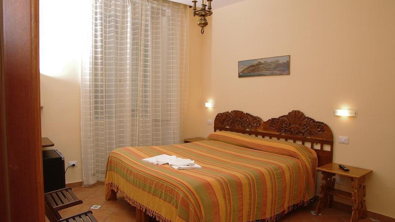 Dolcevitasorrento Guest House