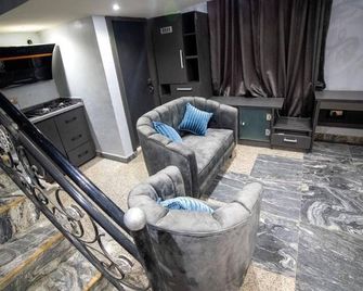 Ikeja Airport View - Lagos - Living room