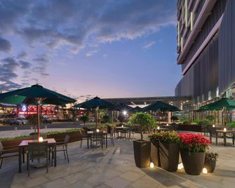 Hilton Garden Inn Sanya - Sanya - Binnenhof