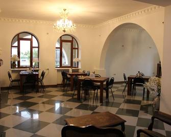Otyak Hotel Evn Zvartnots Airport - Parakar - Restaurante