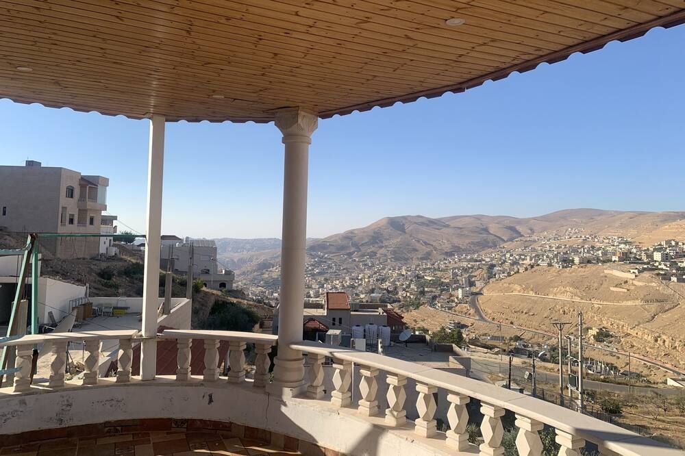 Paradise Tree - Wadi Musa - מרפסת
