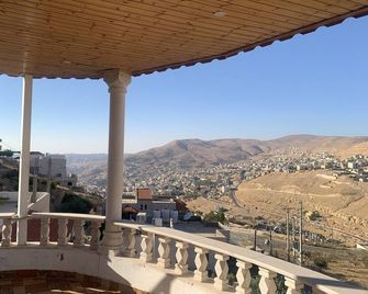 Paradise Tree - Wadi Musa - Varanda